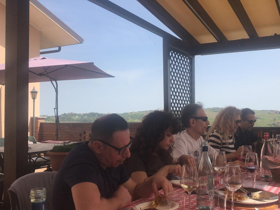 Milan Oltrepo Pavese Vineyards Grape Stomping and Wine Tasting-Robecco Pavese必去景点