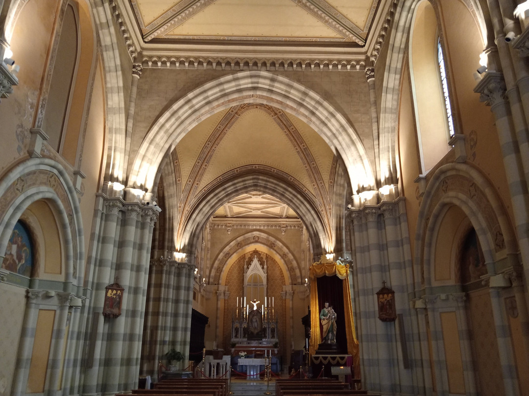 Cattedrale San Giuseppe-瓦斯托必去景点
