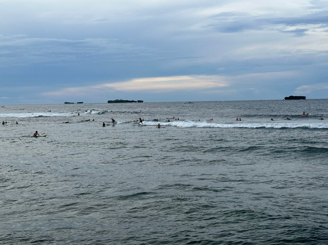 Cloud 9 Surfing Tower景点图片