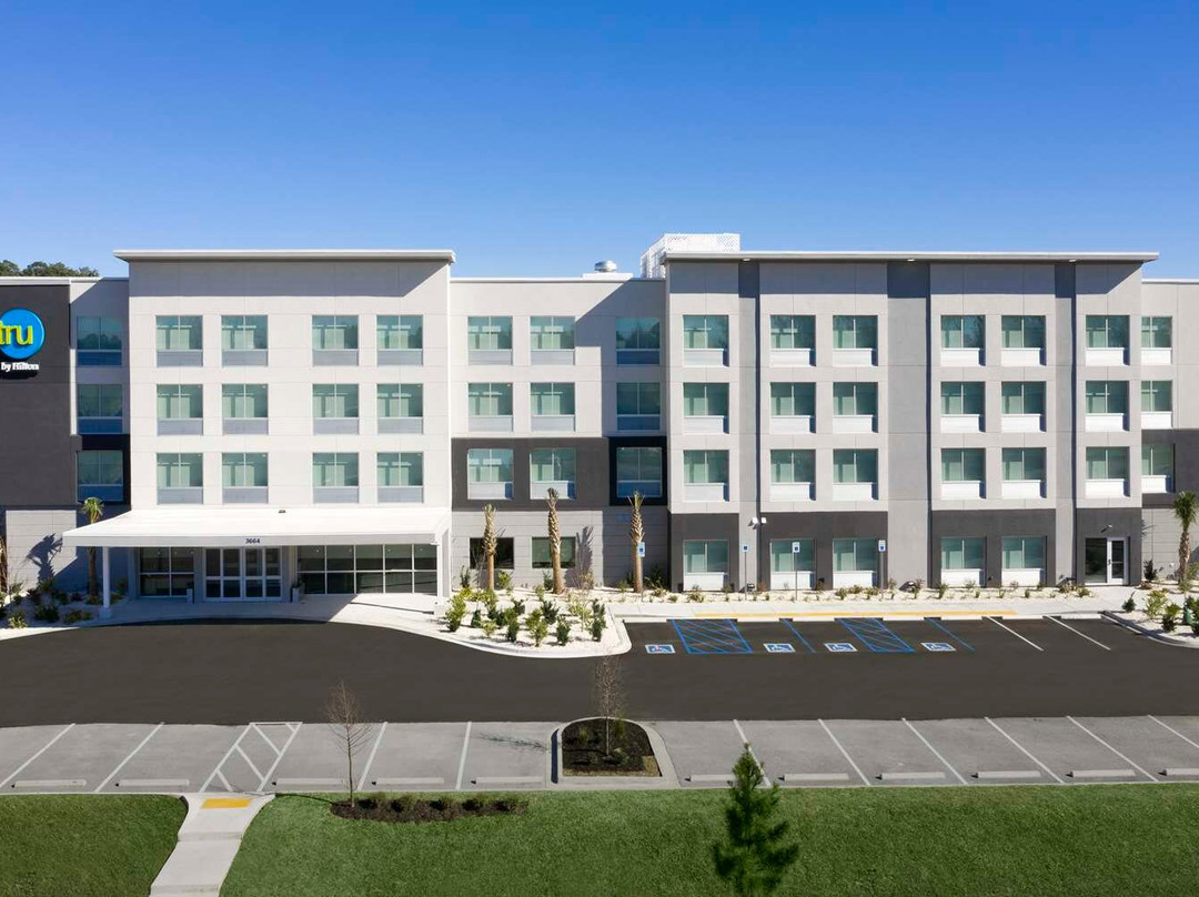 Tru by Hilton Beaufort