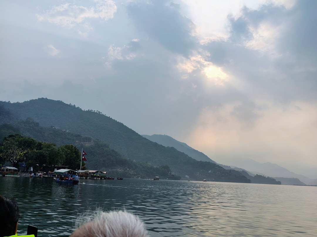 巴拉喜庙-博卡拉必去景点