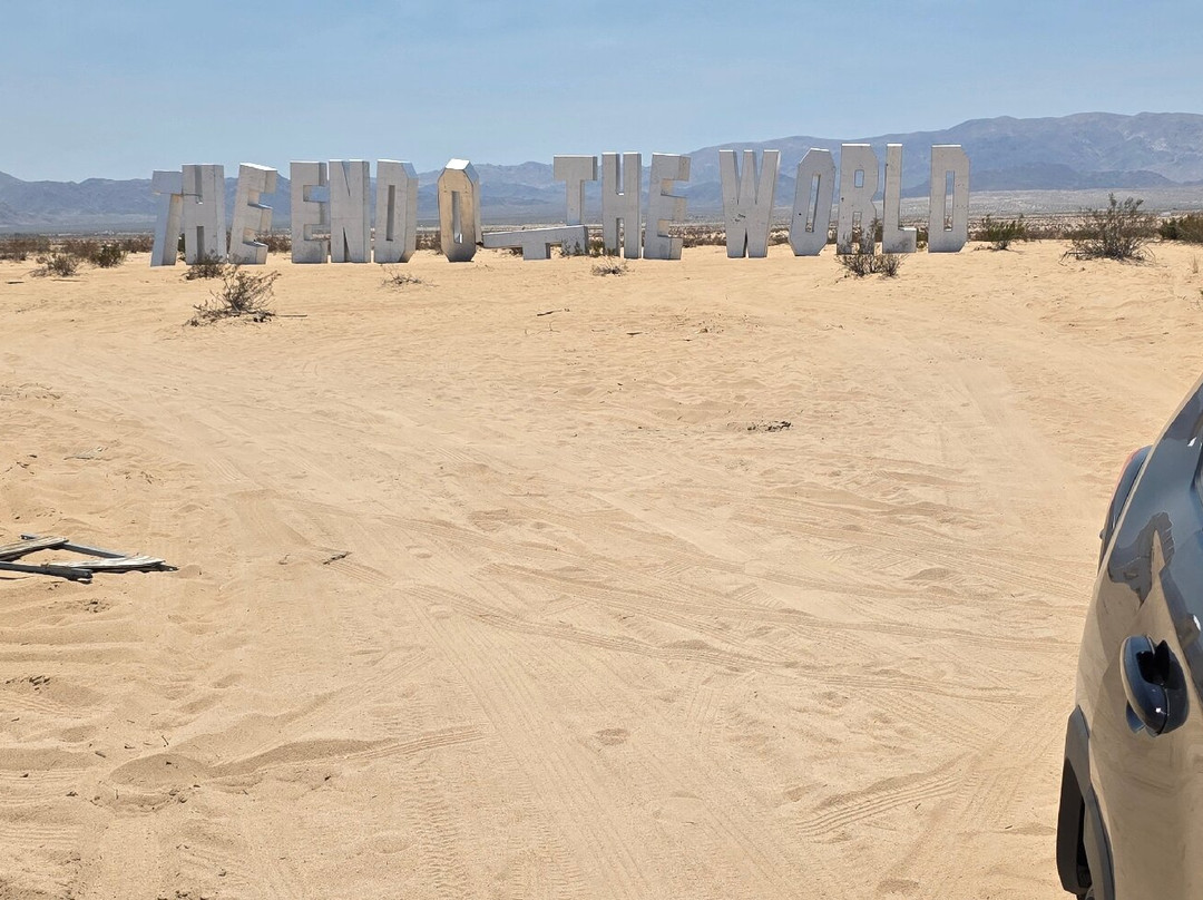 The End Of The World Sign-二十九棕榈村必去景点