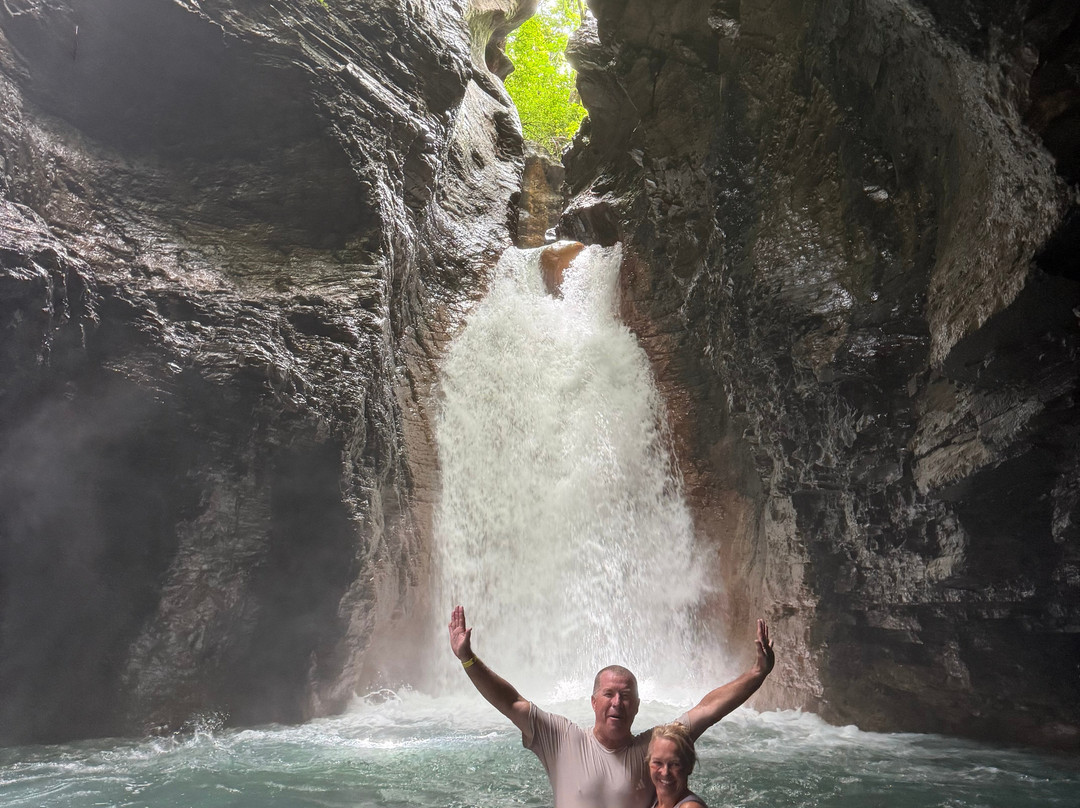 La Leona Waterfall-Curubande必去景点