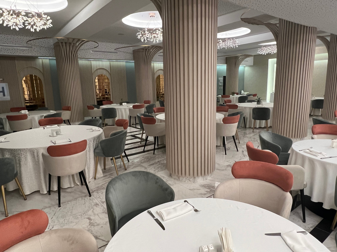 Pietroasa Hotel主图