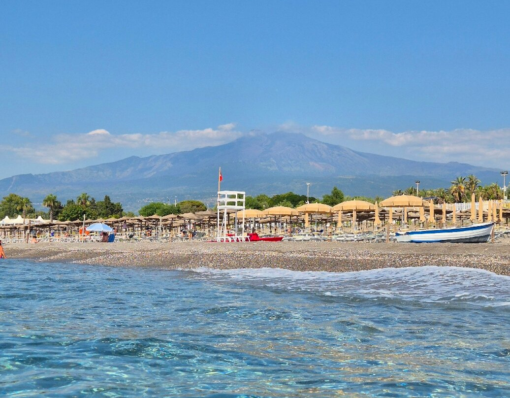 Spiaggia di Recanati-Giardini Naxos必去景点