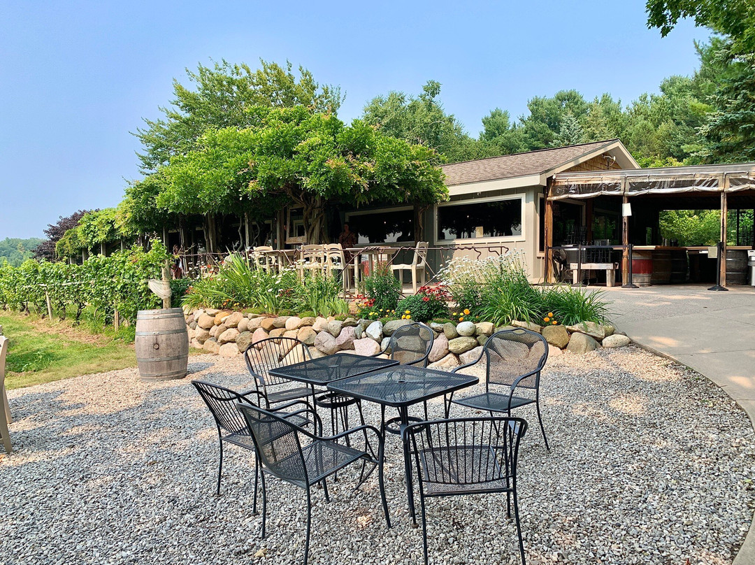 Bowers Harbor Vineyards-特拉弗斯城必去景点