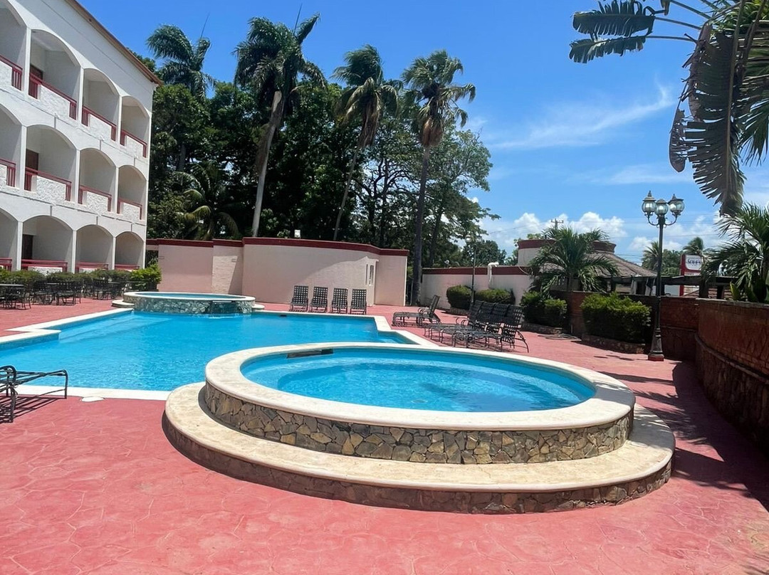 Hotel Novus Caoba主图