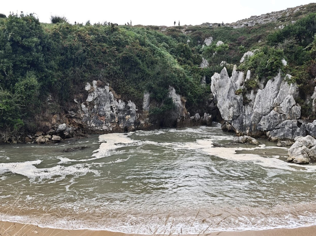 Playa de Gulpiyuri-利亚内斯必去景点