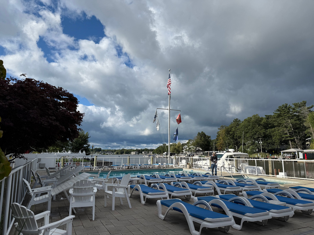 Ship-N-Shore Hotel主图