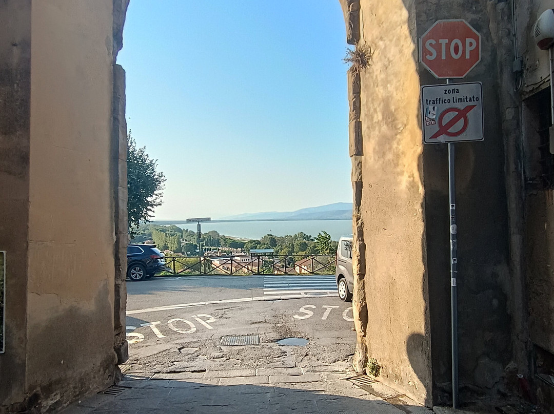 Porta Senese-Castiglione del Lago必去景点