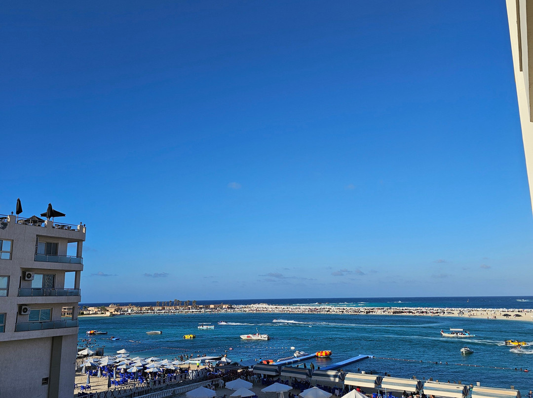 Triumph White Sands主图