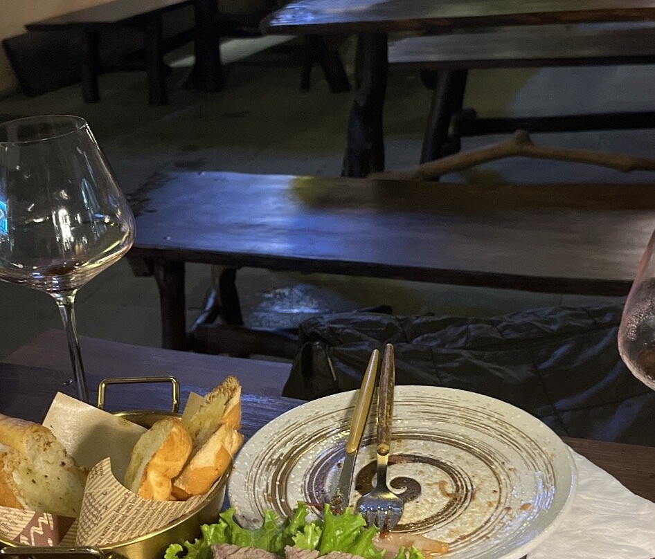 Caveman Smoked Ribs & Craft Beer主图