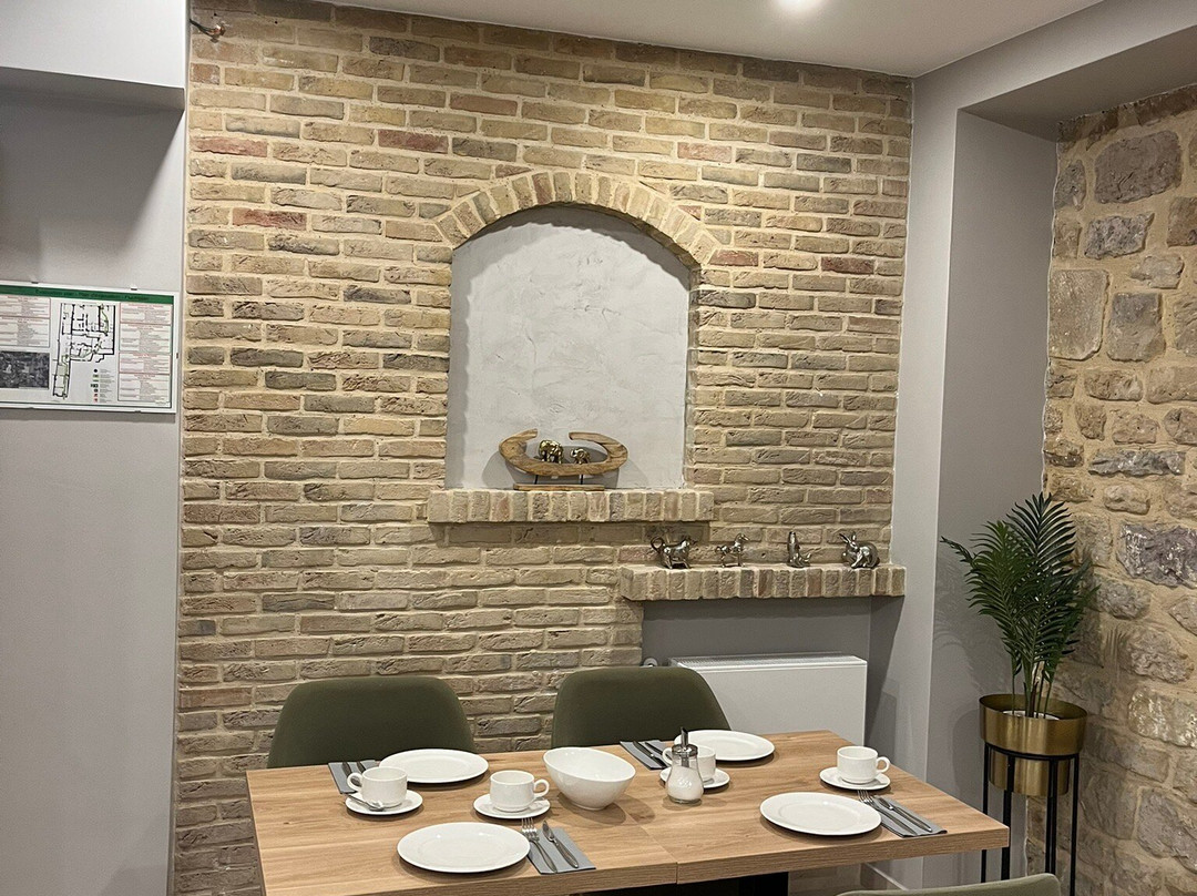 乐博斯蒂隆酒店主图