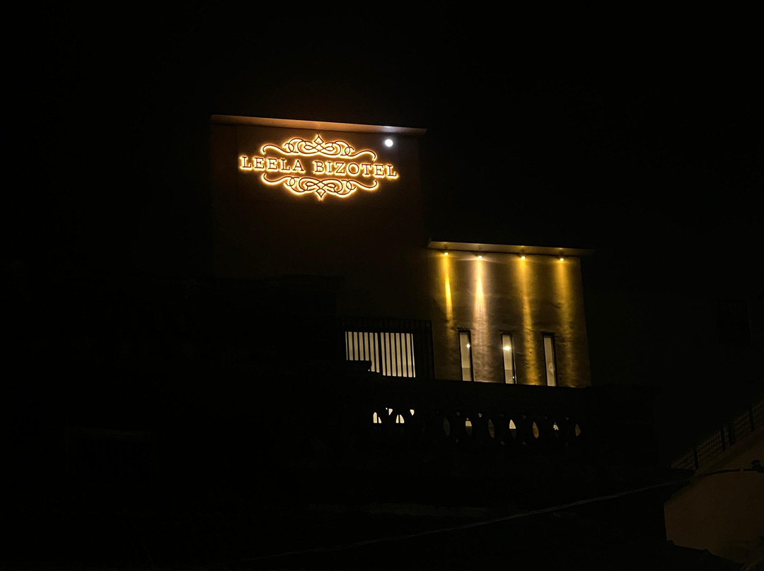 Leela Bizotel