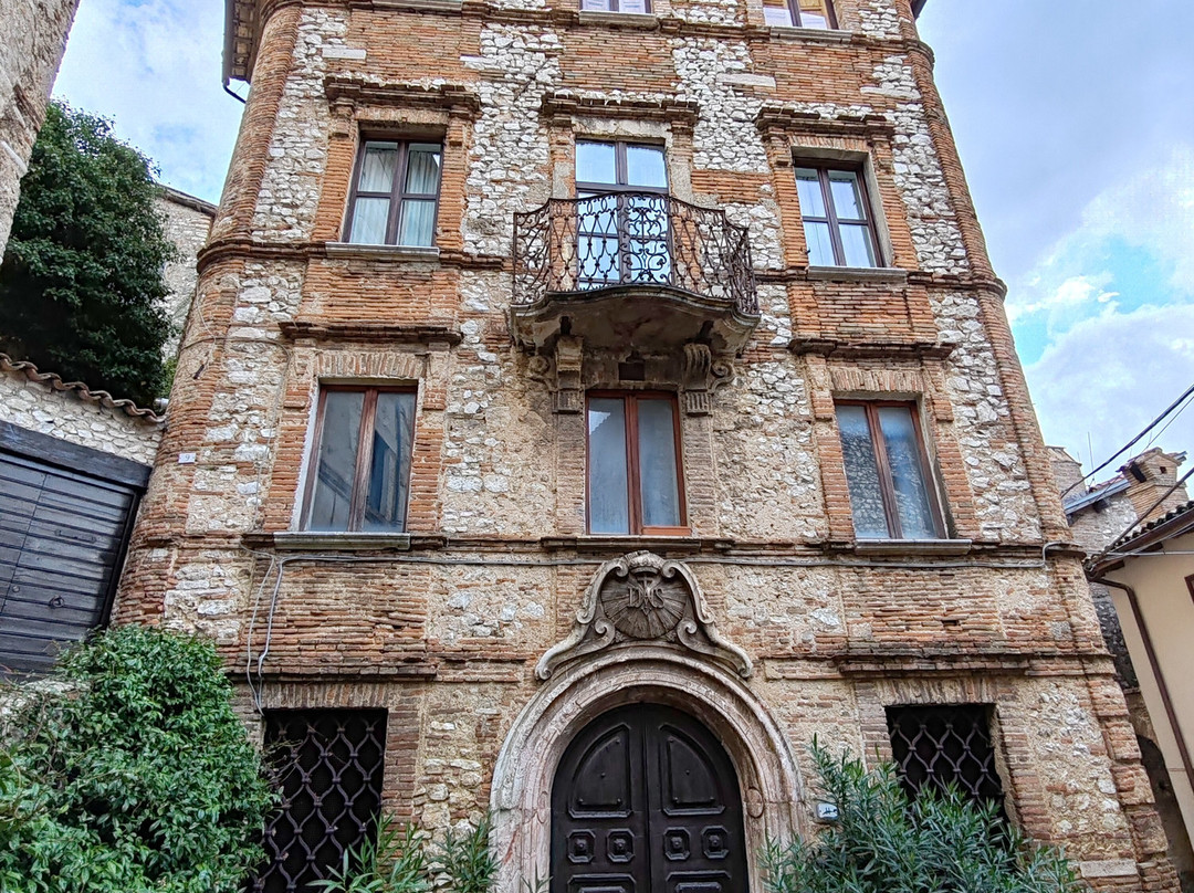 borgo medioevale di Contigliano alta-Contigliano必去景点