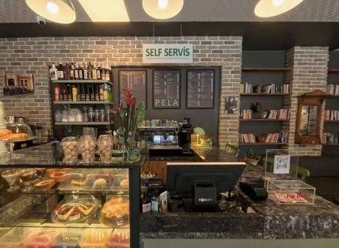 Pela Coffee & Ceramic主图