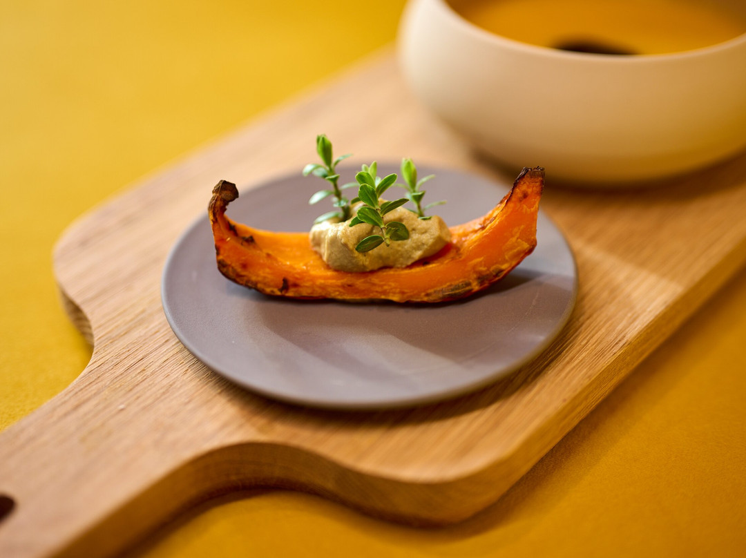 happYellow Restaurant