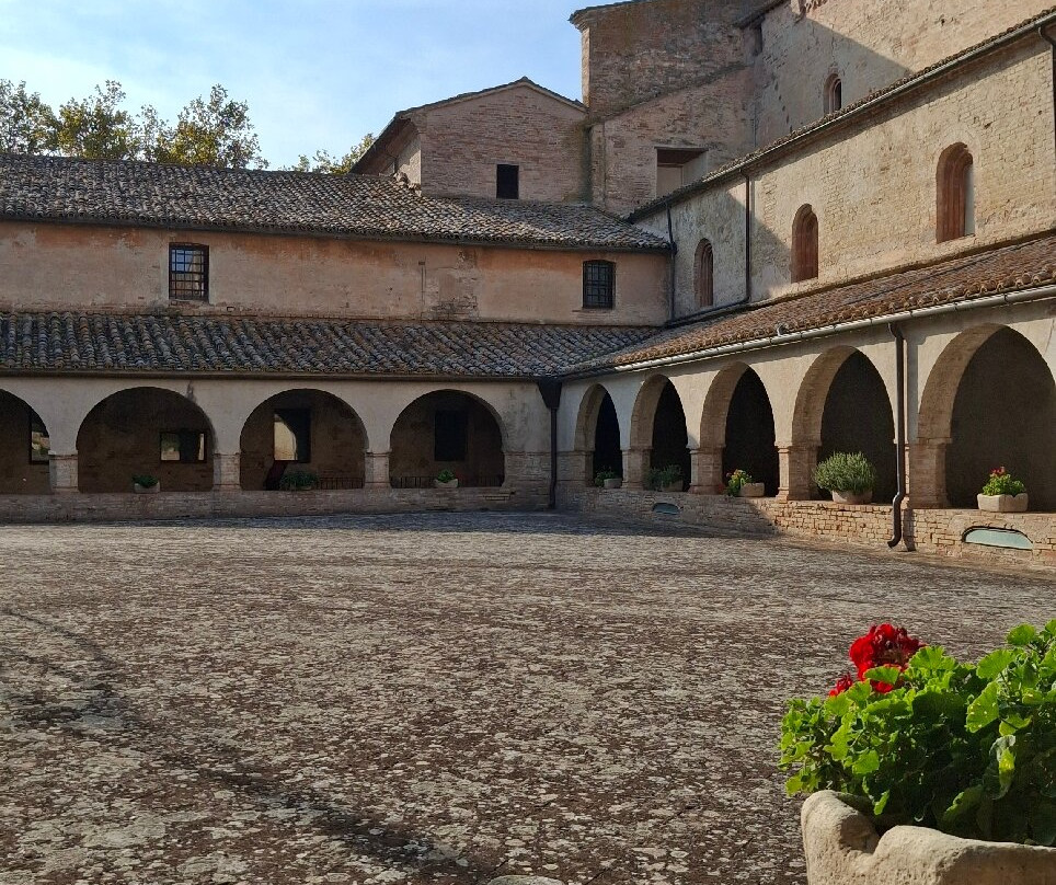 Riserva Naturale Abbadia di Fiastra-Tolentino必去景点