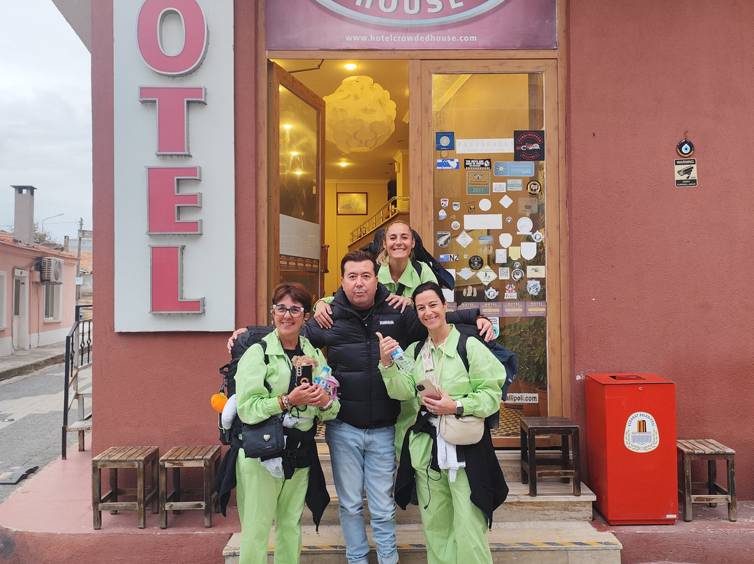 Hotel Crowded House主图