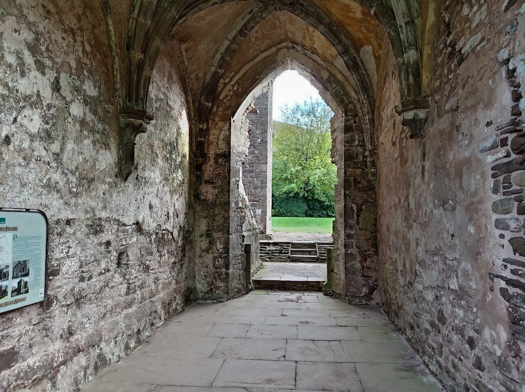 Llanthony Priory-Llanthony必去景点