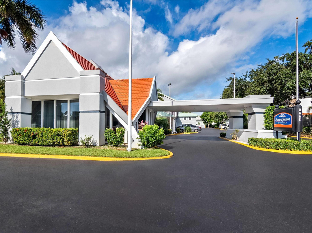 Howard Johnson by Wyndham Vero Beach / Downtown