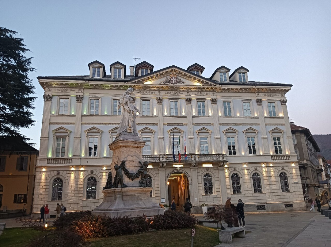 Palazzo di Città-多莫多索拉必去景点