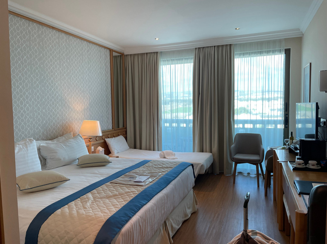 康斯坦丁诺雅典娜海滩酒店主图