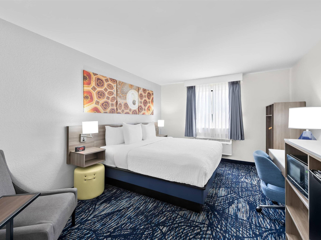 Clarion Pointe