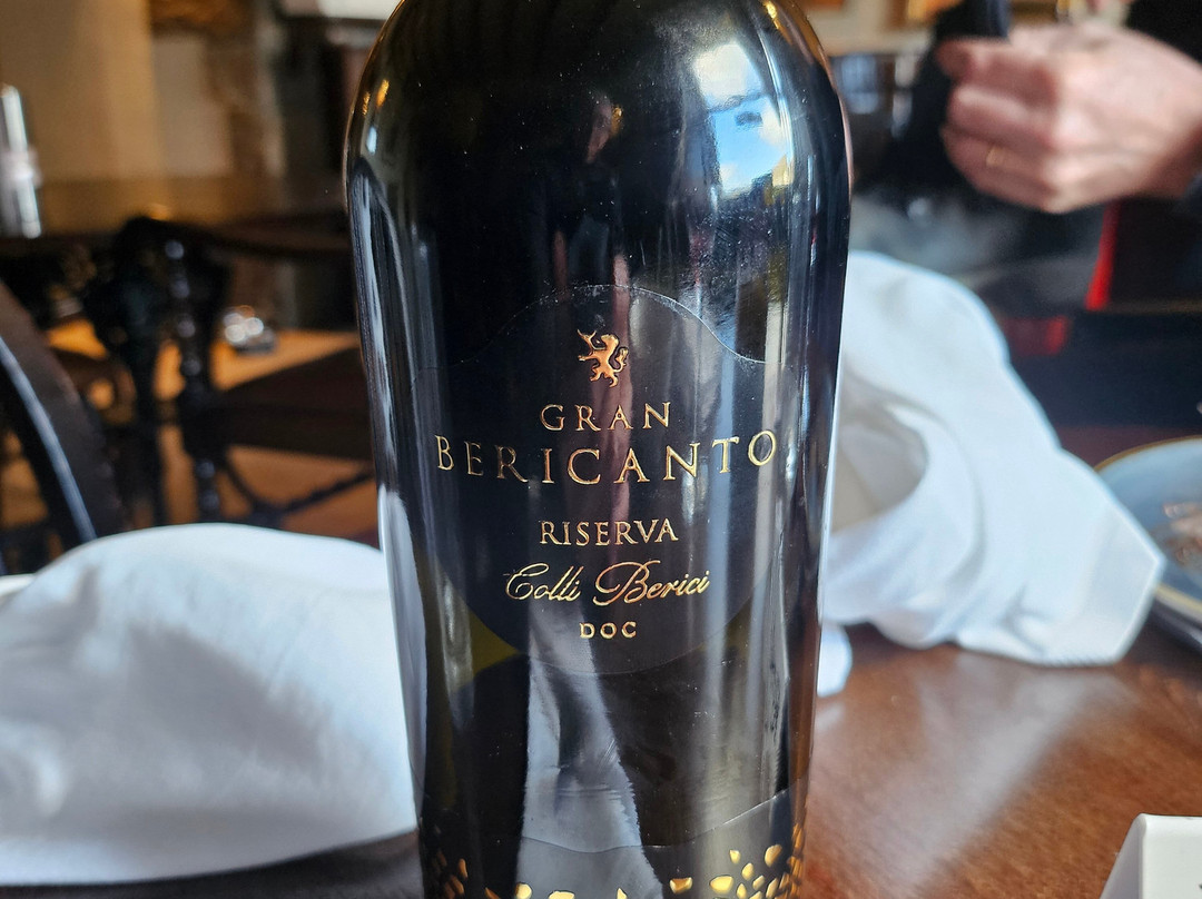 Kings Arms Hotel主图