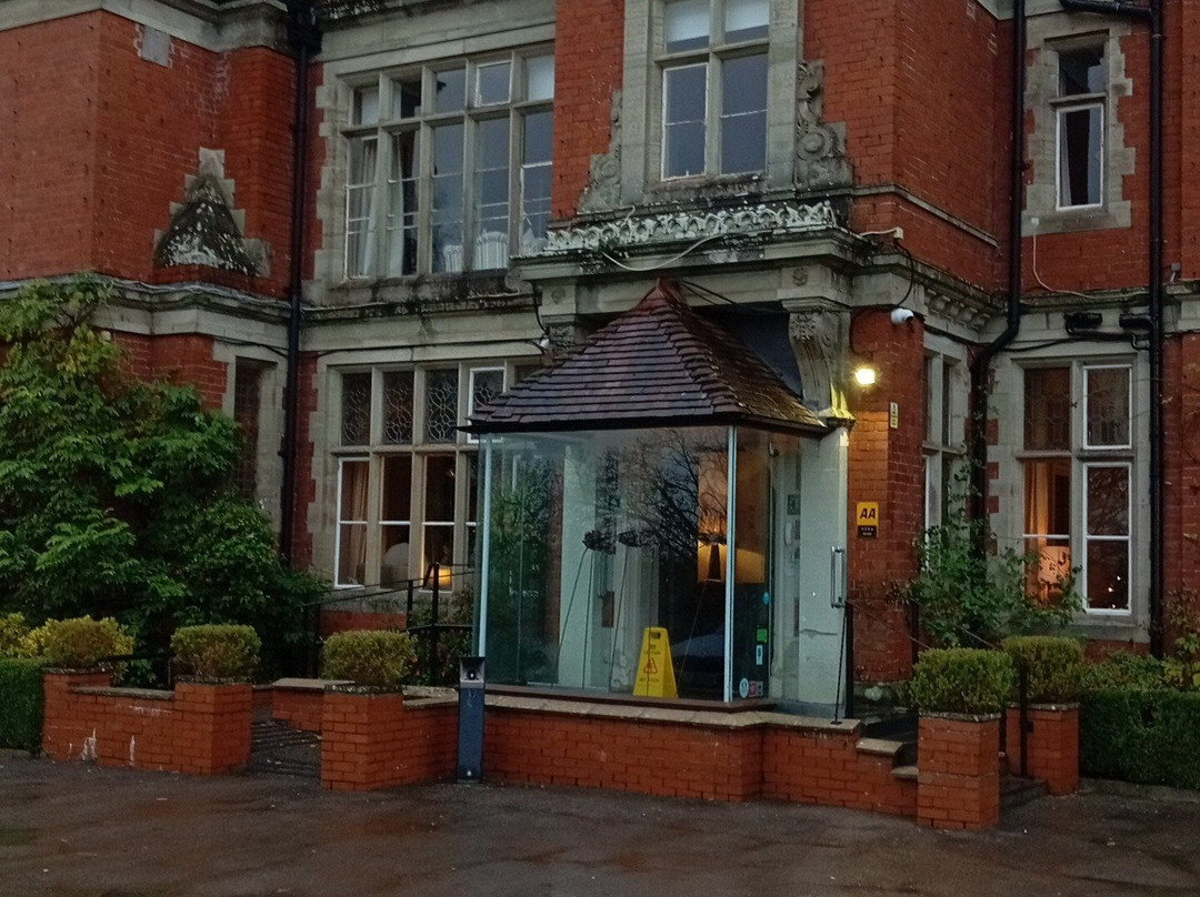 Coed-Y-Mwstwr Hotel主图