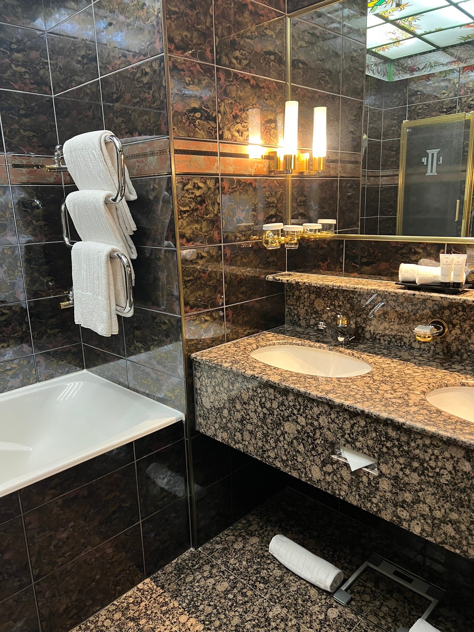 洛桑宫廷温泉酒店-官方