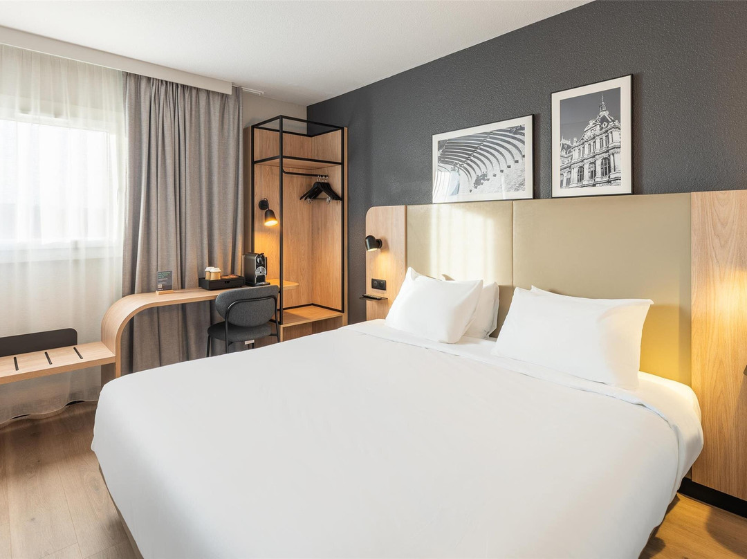 塔桑拉德米吕讷酒店住宿-钟楼里昂塔森酒店