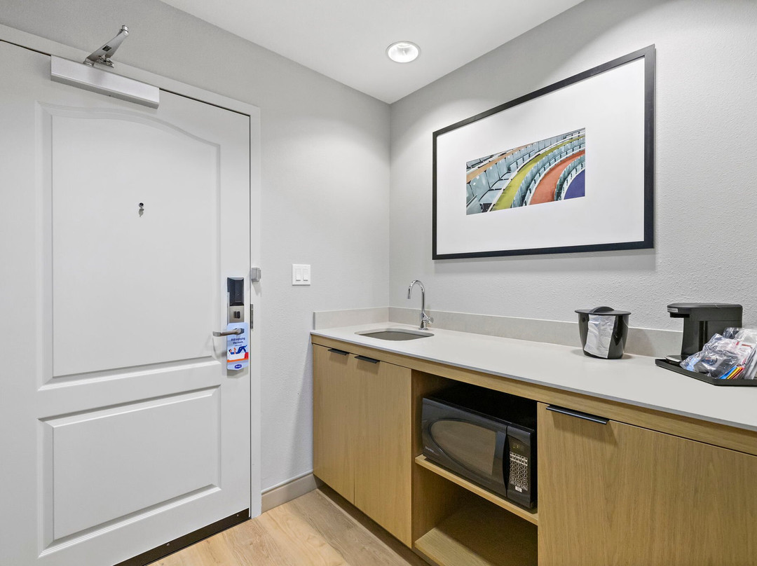 Hampton Inn & Suites Lancaster主图