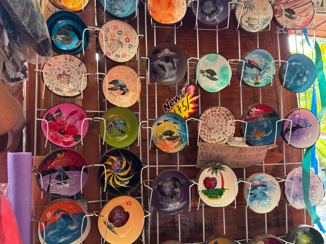 Koral Souvenir Boutique-博瓦隆必去景点