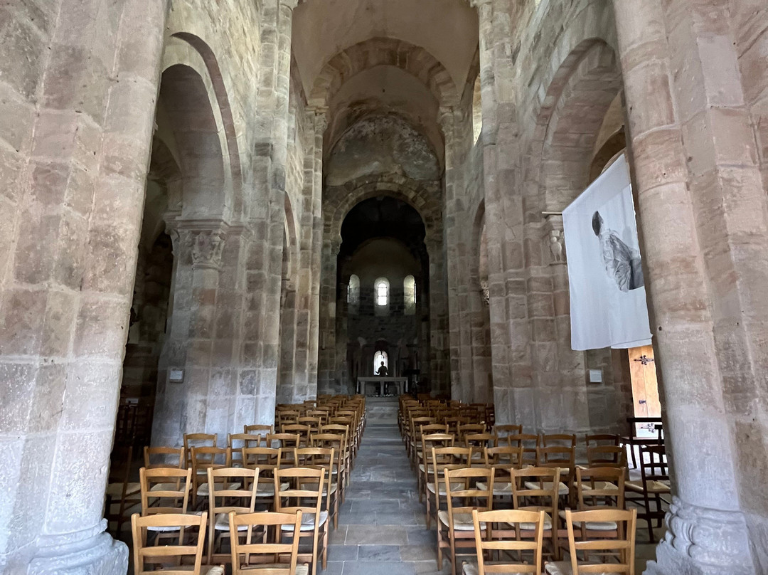 Eglise Notre-dame-de-la-nativité-Bois-Sainte-Marie必去景点