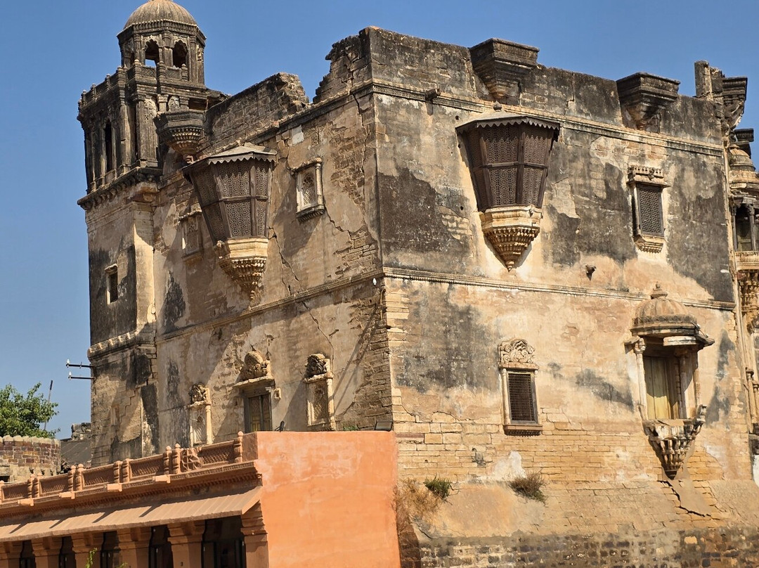 Aina Mahal-普杰必去景点