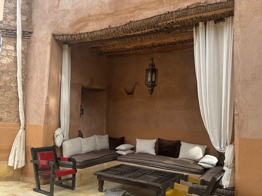 卡拉万瑟拉酒店主图