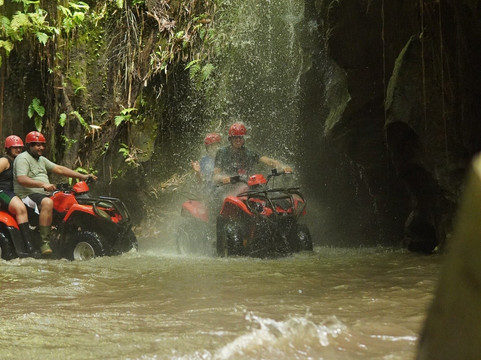 Bali Wayan - Bali Explore Tours-金巴兰必去景点