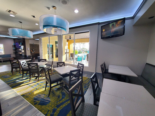 Best Western Plus Seawall Inn & Suites by the Beach主图