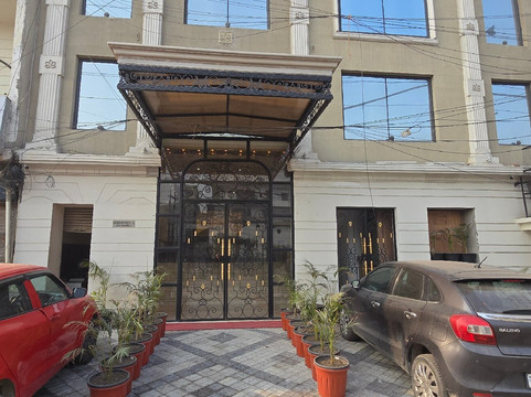 Hotel Nirvana Gateway