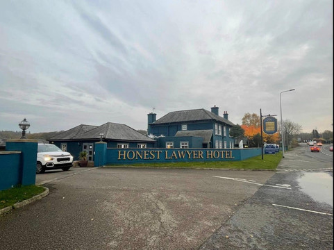 The Honest Lawyer Hotel主图