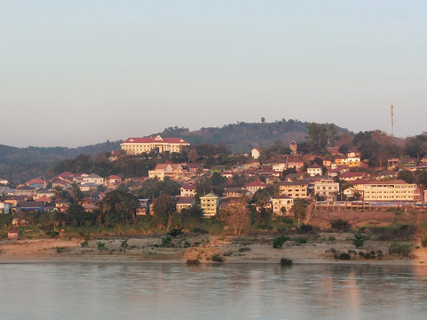 清孔柚木花园河滨温泉酒店主图