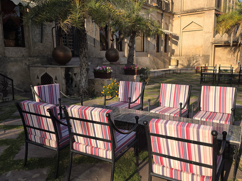 玛雅加尔酒店主图