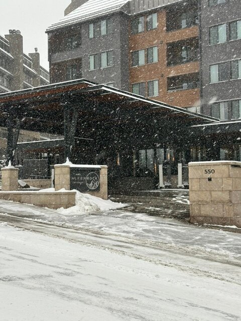 布雷肯里奇阿尔彭罗克希尔顿 Curio 精选酒店-浴室