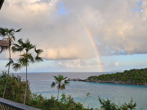 洛万戈度假村 + 海滩俱乐部（私人岛屿度假村）主图