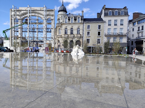 Place Clemenceau-坡市必去景点