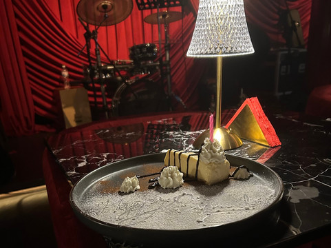 Moonshine | Restaurant, Lounge & Jazz Bar