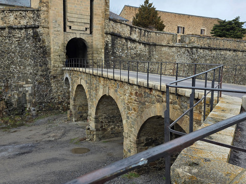 Fort Mont Louis-Mont-Louis必去景点