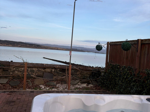 灰色海湾酒店主图