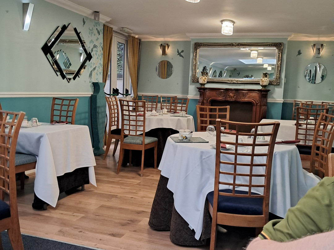 凯日曼考特庄园酒店主图